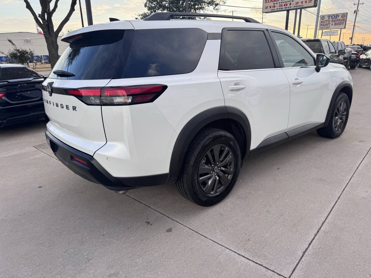 Used 2026 Nissan Pathfinder SV FWD image 5