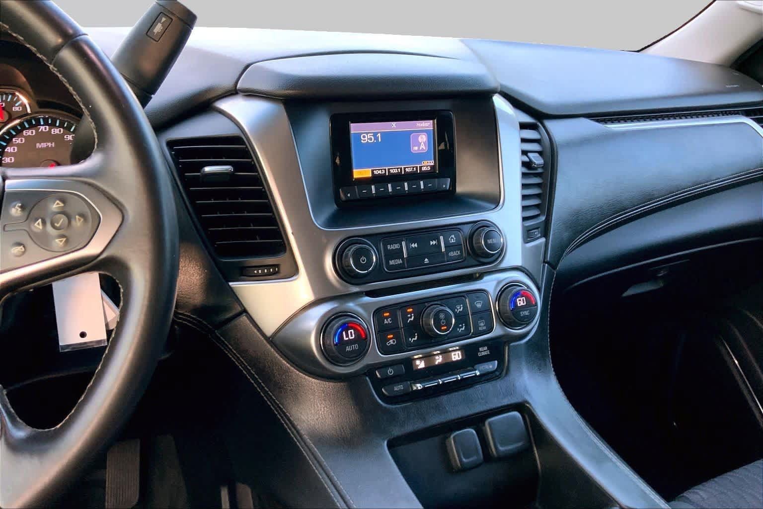 Used 2015 Chevrolet Suburban LS RWD image 7