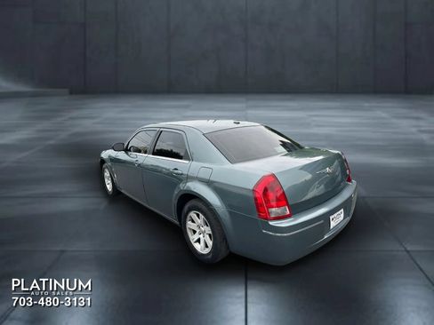 Used 2006 Chrysler 300 Touring RWD image 6