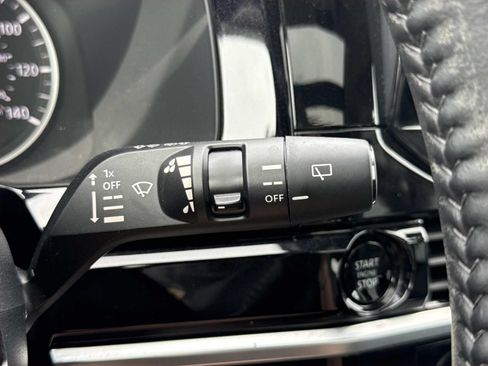 Used 2025 Nissan Pathfinder SL w/ SL Premium Package AWD/4WD image 17