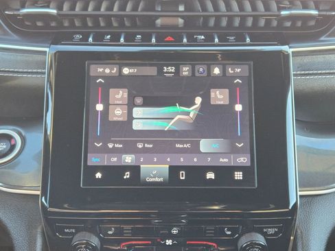 Used 2023 Jeep Grand Cherokee Altitude image 20