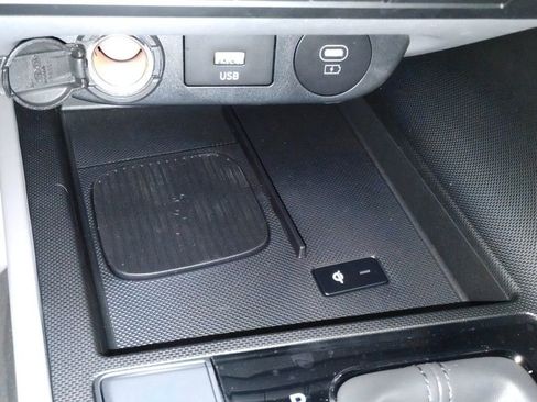 Used 2025 Hyundai Elantra Sport image 38