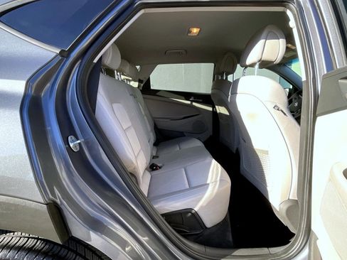 Used 2017 Hyundai Tucson SE image 19