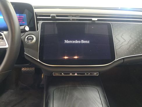 Used 2024 Mercedes-Benz E 350 4MATIC Sedan image 6
