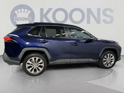 Used 2021 Toyota RAV4 XLE Premium AWD/4WD image 21