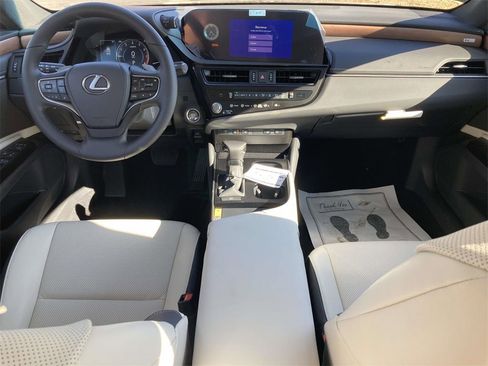 New 2025 Lexus ES 350 w/ Premium Package image 10