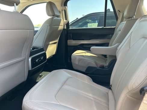 Used 2024 Ford Expedition Limited image 46