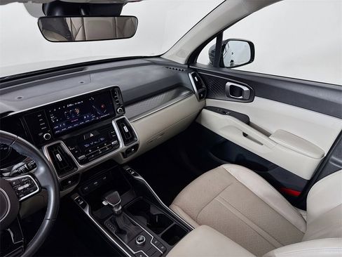 Used 2022 Kia Sorento S image 24