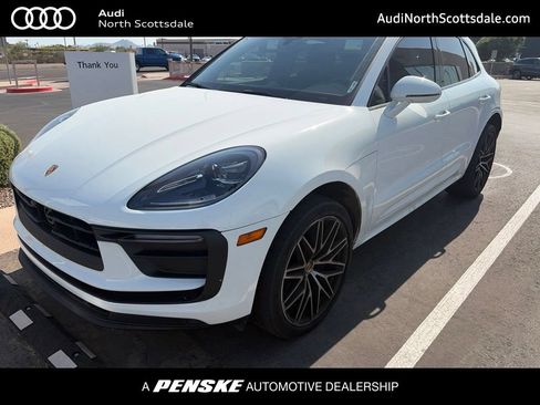 Used 2023 Porsche Macan AWD/4WD image 1