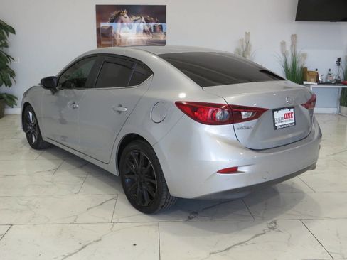 Used 2017 MAZDA MAZDA3 Touring image 5