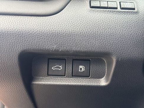Used 2025 Toyota Crown AWD/4WD image 27