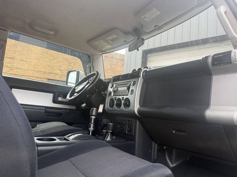 Used 2007 Toyota FJ Cruiser 4WD w/ Upgrade Pkg 2 image 16