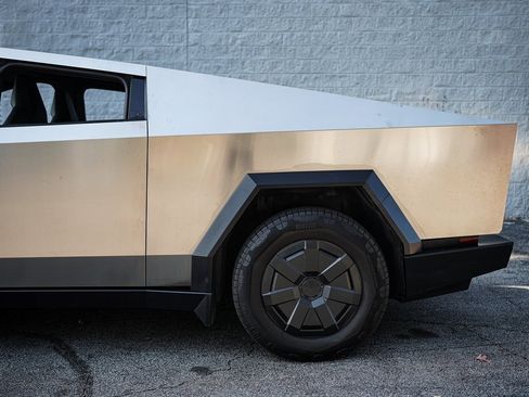 Used 2025 Tesla Cybertruck AWD Crew Cab image 11