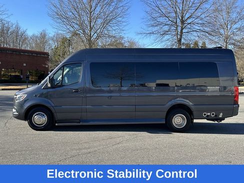 Used 2022 Mercedes-Benz Sprinter 3500 image 4