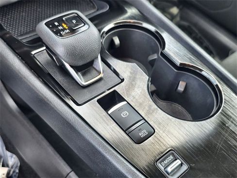 Used 2024 Nissan Rogue S image 28