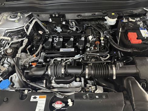 Used 2018 Honda Accord Touring image 37