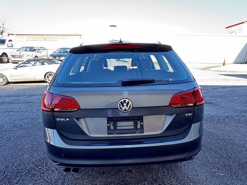 Used 2015 Volkswagen Golf SE image 8