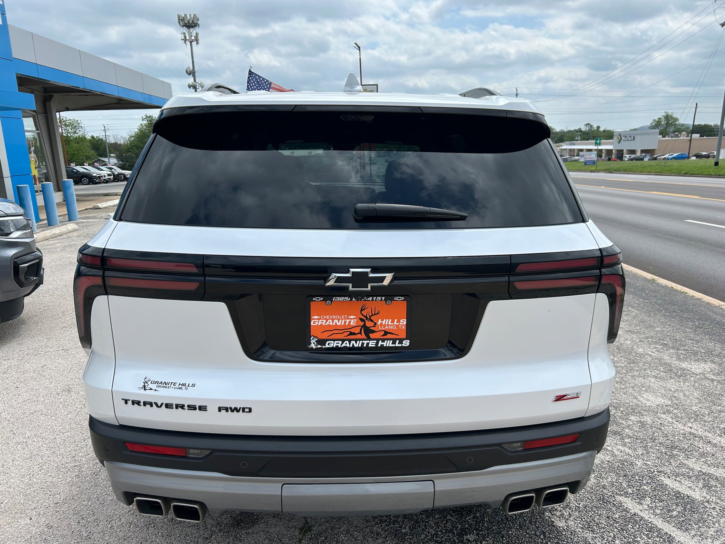 Used 2024 Chevrolet Traverse Z71 w/ Enhanced Driving Package AWD/4WD image 8