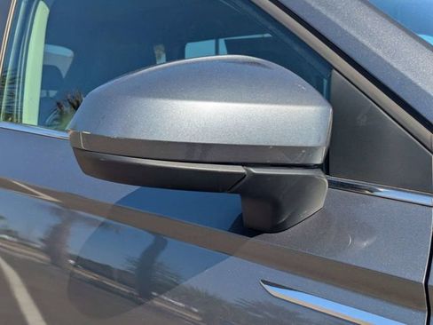 Used 2022 Volkswagen Taos SE w/ Panoramic Sunroof Package image 10