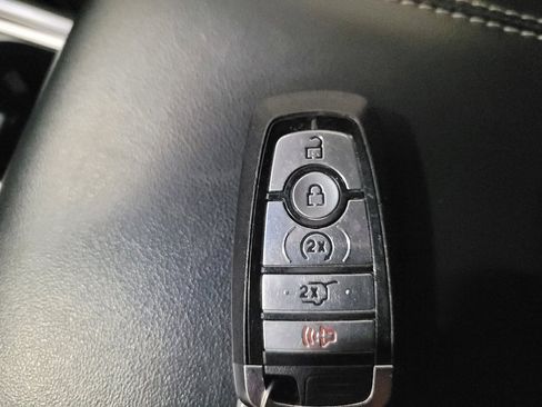 Used 2023 Ford Explorer Limited image 32