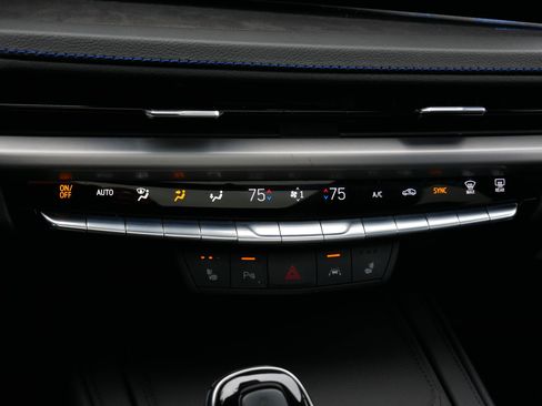 Used 2024 Cadillac XT4 Sport image 23