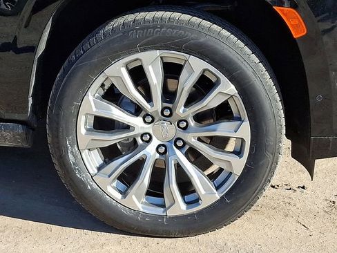 Certified 2024 Cadillac Escalade ESV Sport Platinum w/ LPO, ONYX Package image 8