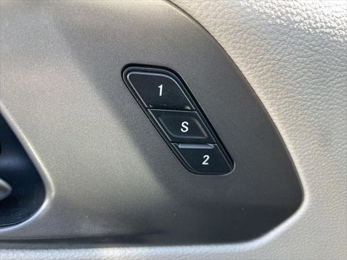 Certified 2023 Chrysler Pacifica Touring-L FWD image 35