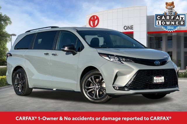 Certified 2025 Toyota Sienna XSE w/ XSE Premium Package AWD/4WD image 2