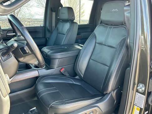 Used 2022 Chevrolet Silverado 3500 High Country w/ LPO, Hitch Package image 17