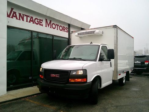 Used 2020 GMC Savana 3500 w/ Power Convenience Package image 1
