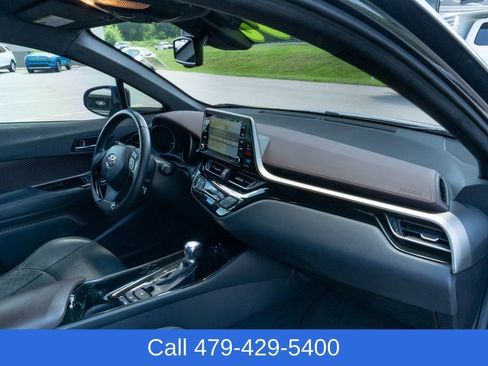 Used 2019 Toyota C-HR Limited FWD image 41
