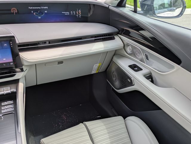 New 2026 Lincoln Nautilus Reserve AWD/4WD image 17