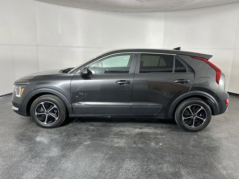 Used 2025 Kia Niro LX FWD image 5