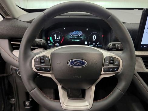 Used 2025 Ford Explorer Active w/ Active Comfort Package image 20