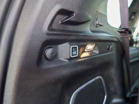 Used 2023 Jeep Grand Cherokee L Limited w/ Luxury Tech Group II image 12