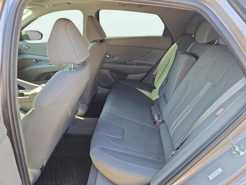 Used 2024 Hyundai Elantra SEL w/ Convenience Package image 21