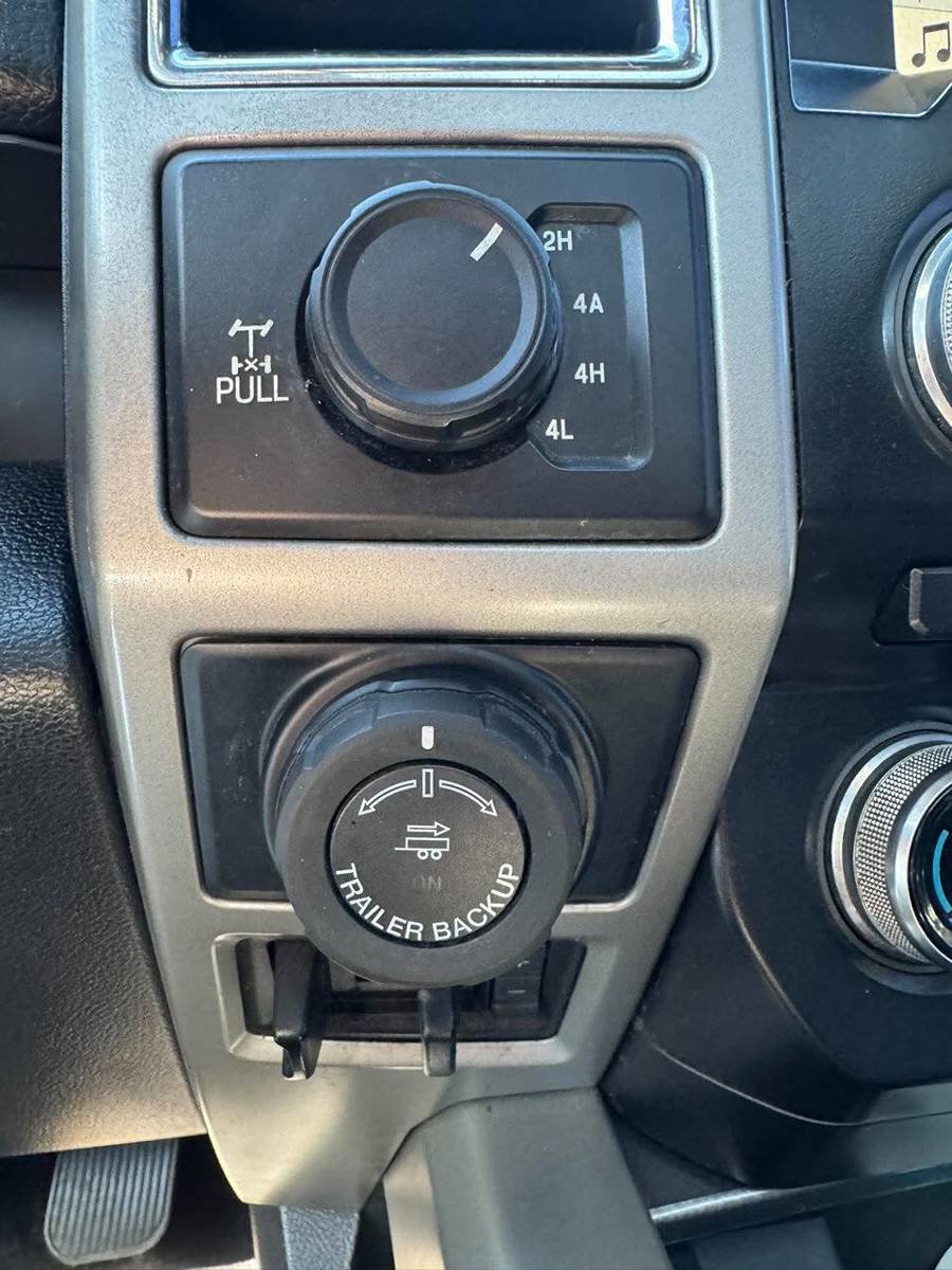 Used 2017 Ford F150 Lariat w/ Equipment Group 502A Luxury AWD/4WD image 12