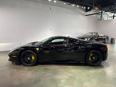 Used 2016 Ferrari 488 GTB image 4