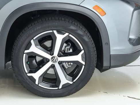 New 2025 Volkswagen Tiguan SE image 52