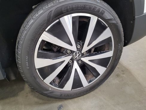 Used 2023 Volkswagen Taos SE image 31