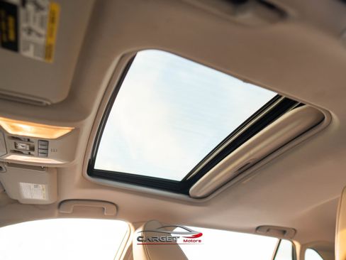 Used 2019 Toyota RAV4 XLE Premium image 33