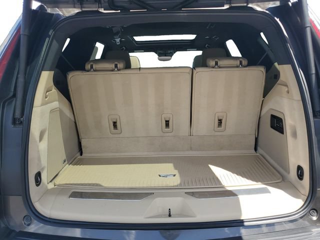 Used 2021 Cadillac Escalade Premium Luxury AWD/4WD image 33