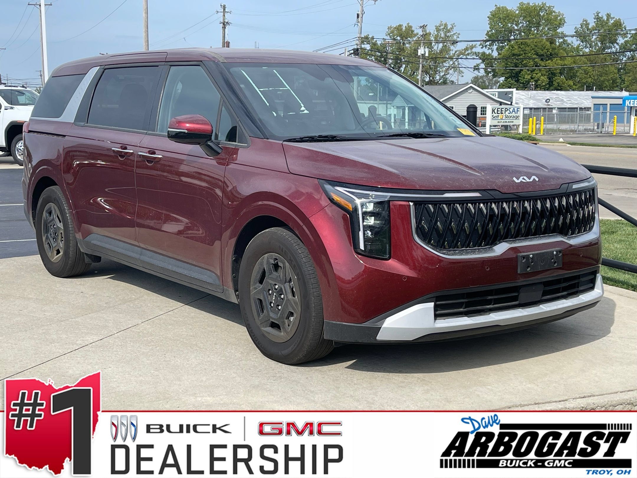 Used 2026 Kia Carnival FWD image 1