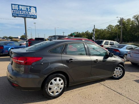 Used 2017 Ford Focus S FWD image 5