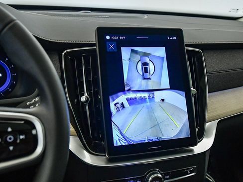 Certified 2025 Volvo XC90 B6 Plus w/ Protection Package Premier image 29