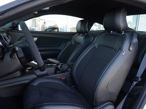 Used 2016 Ford Mustang Shelby GT350 w/ Technology Package RWD image 26