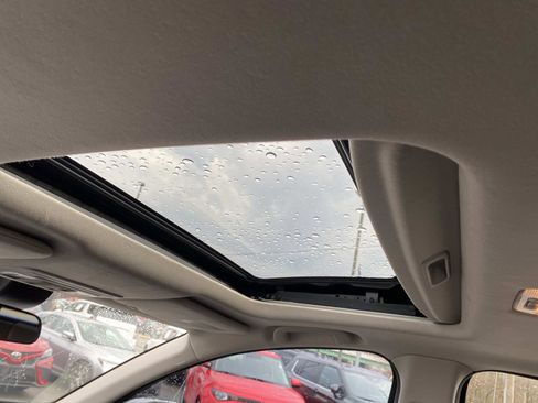 Used 2022 Honda HR-V EX image 11