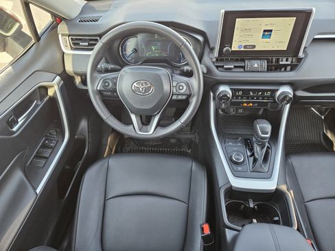 Used 2024 Toyota RAV4 XLE Premium image 27