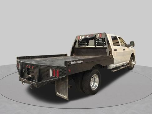 Used 2025 RAM 3500 Tradesman w/ Chrome Appearance Group AWD/4WD image 3