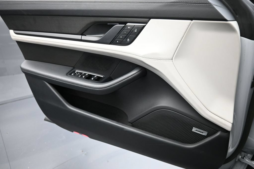 Certified 2023 Porsche Taycan GTS AWD/4WD image 23